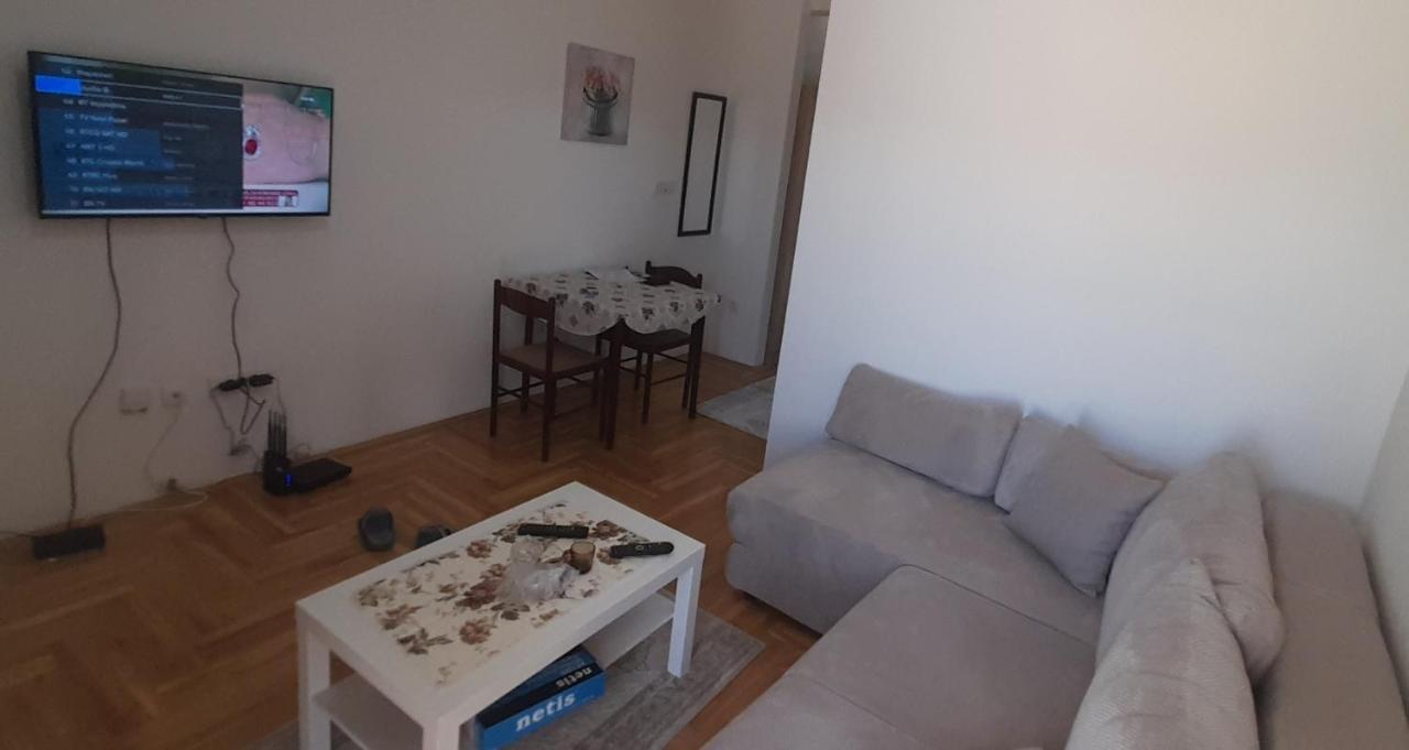 Apartment Luka Podgorica Exteriör bild