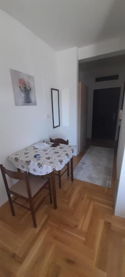 Apartment Luka Podgorica Exteriör bild